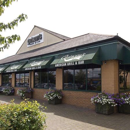 Premier Inn Bristol Filton Buitenkant foto