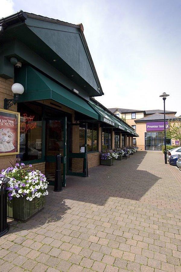 Premier Inn Bristol Filton Buitenkant foto